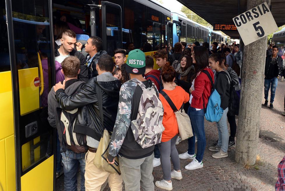 Genitori contro Seta «Autobus strapieni e multe ingiuste»