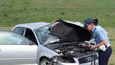 Concordia, Sbanda in auto e cappotta: 28enne morto