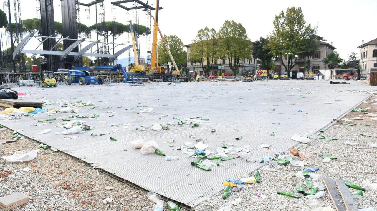 Rolling Stones a Lucca, proteste per i biglietti e per i bagni chimici