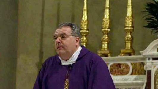 «Paga o svelo i segreti di molti nostri preti»
