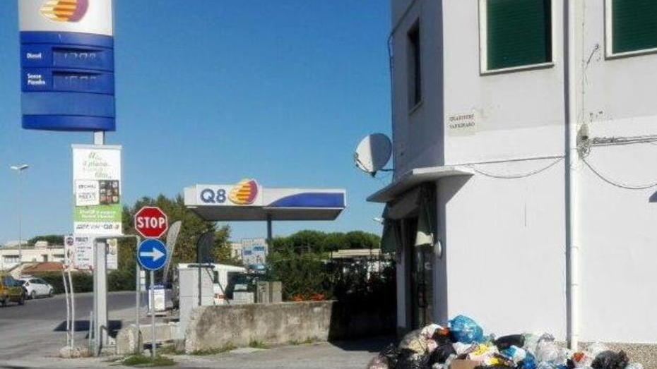 Alla Vetraia sacchi ogni giorno in strada