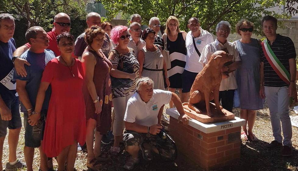 Una sfilata canina di beneficenza in ricordo di Picitrì