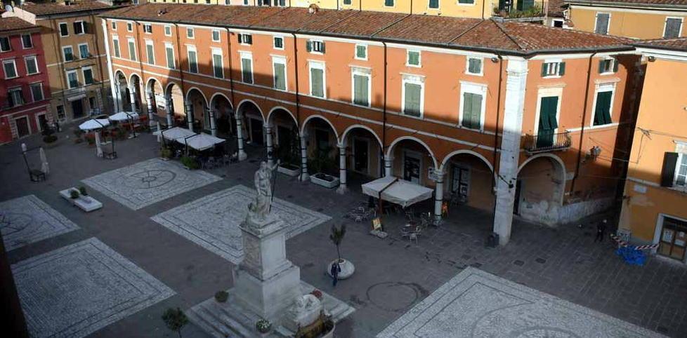 «Basta parcheggi blu nelle zone di periferia» 
