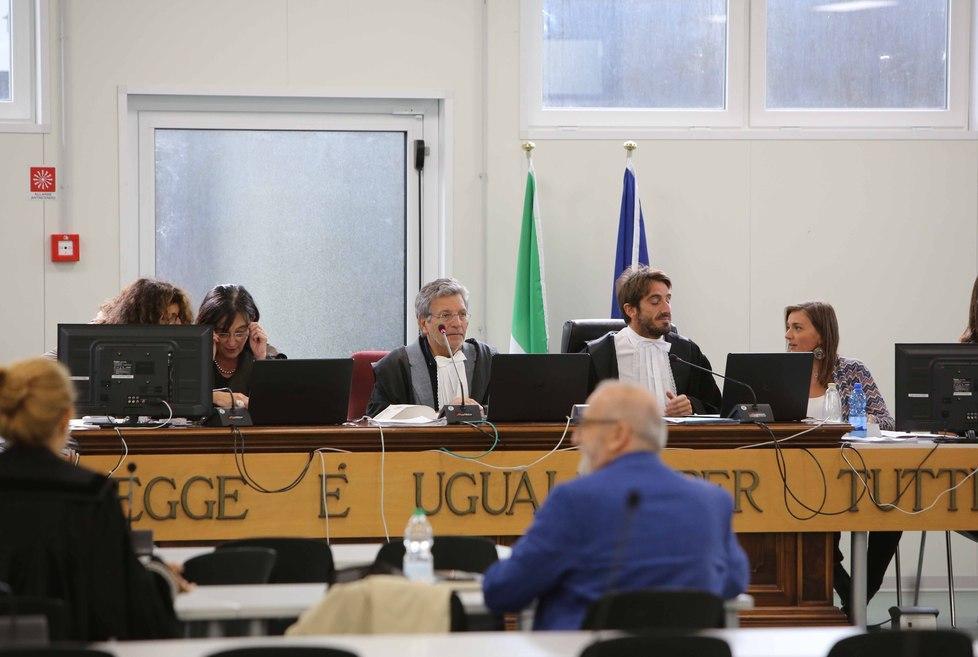 Martedì parla in aula il processo si allunga