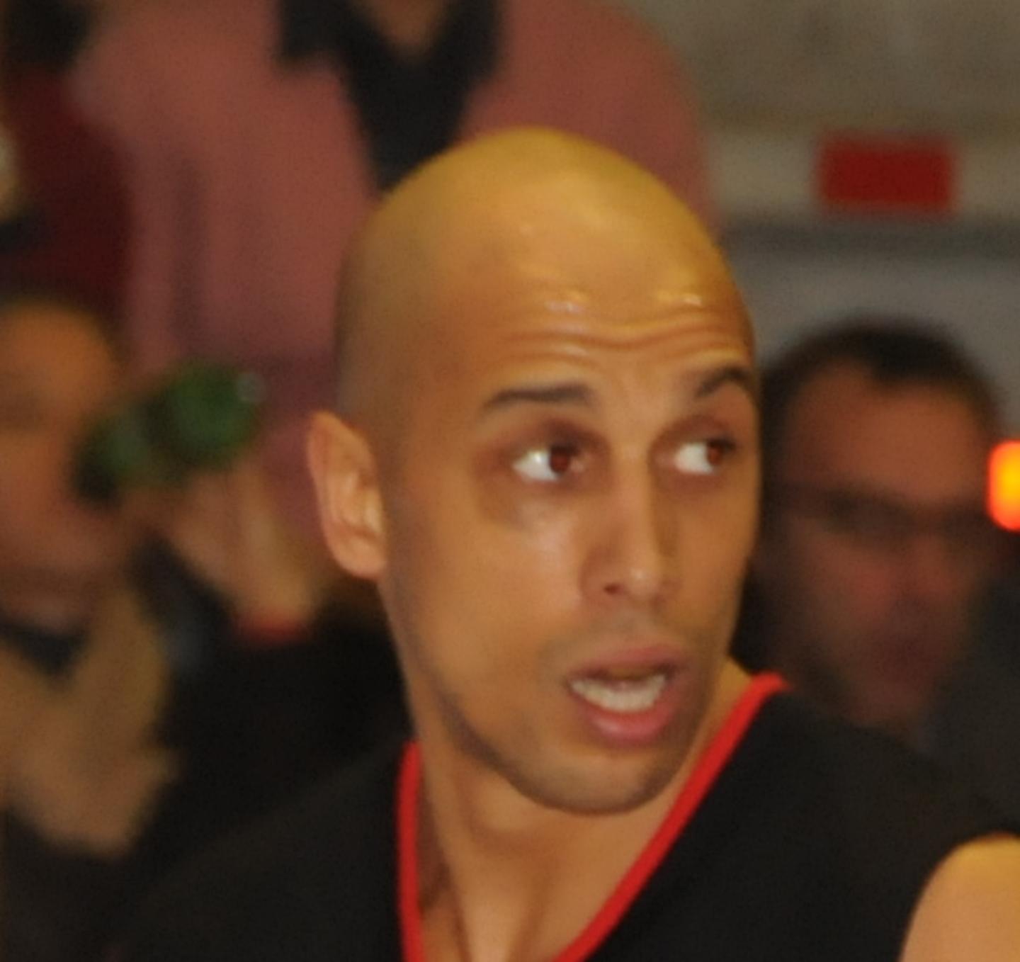 tante vecchie glorie in tribuna