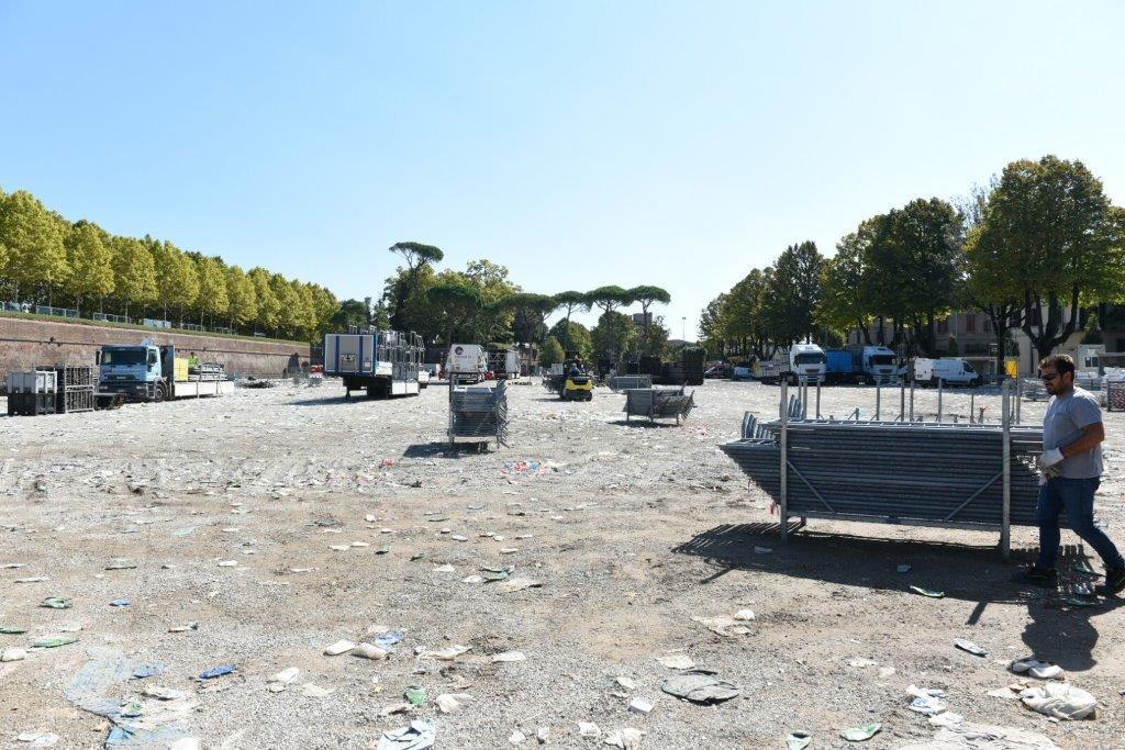 Già quasi completamente vuota l'area del concerto dei Rolling Stones