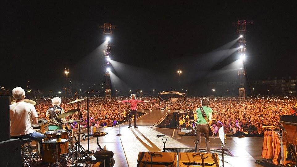 Quel dolce obbligo di vedere “live” le leggende viventi