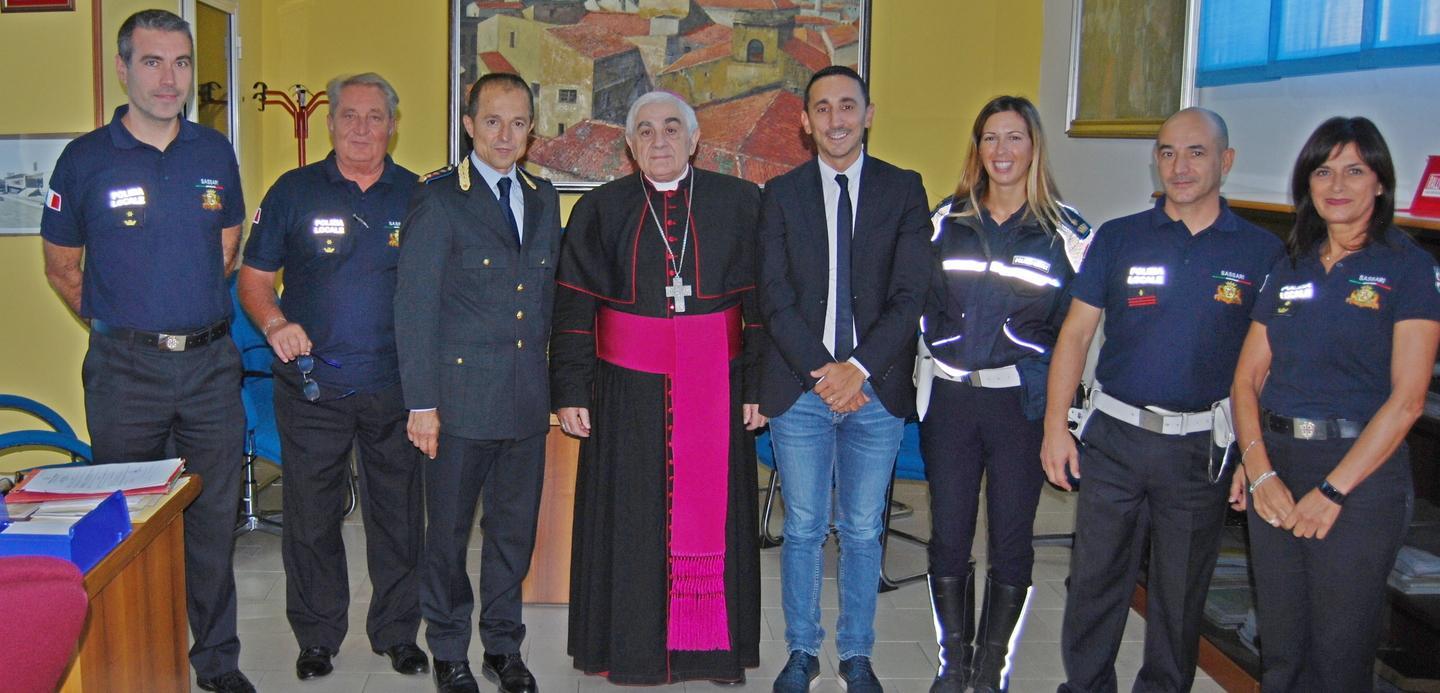 Sassari, Padre Paolo Atzei saluta e ringrazia la polizia locale cittadina 