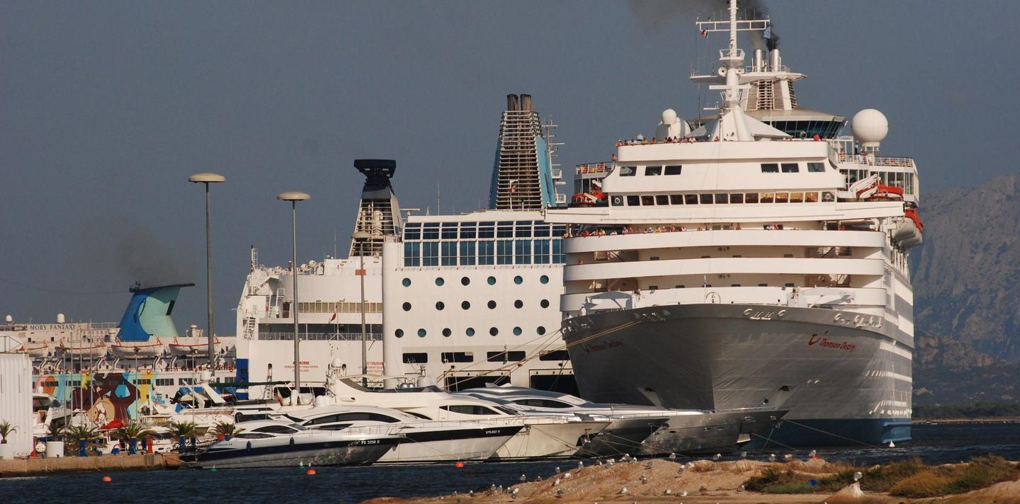 Crociere, dopo dieci anni l’Isola Bianca tira il freno: Cagliari sorpassa Olbia