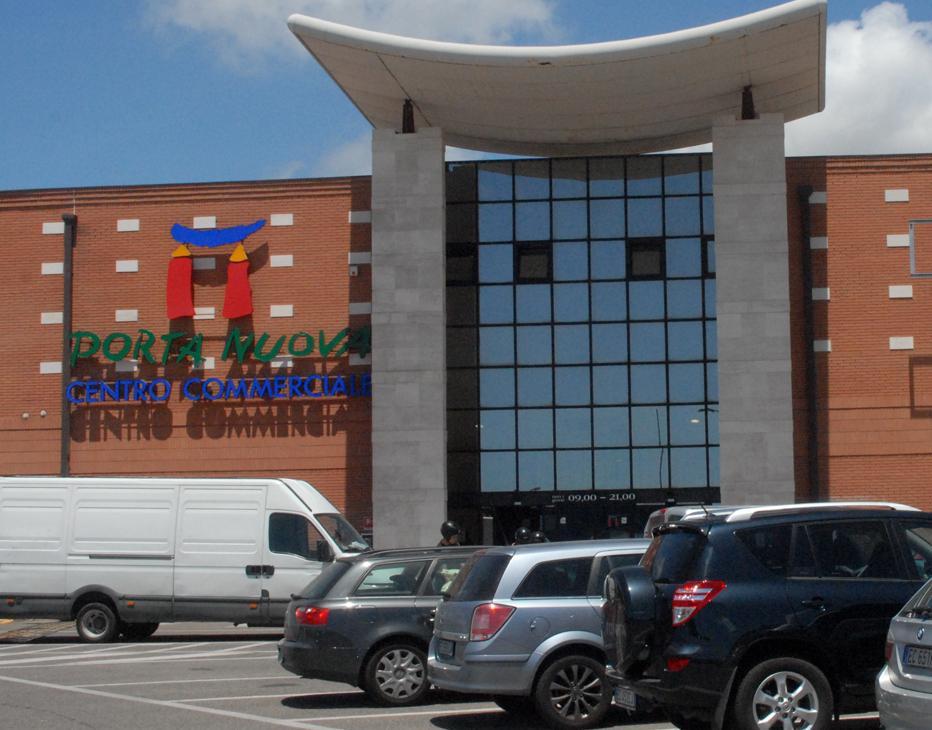 Oristano, negozio vieta l’accesso a un cieco col suo cane 