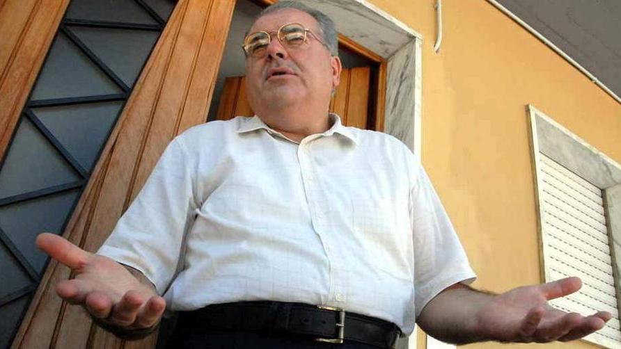 Don Euro, richieste di soldi durante la confessione