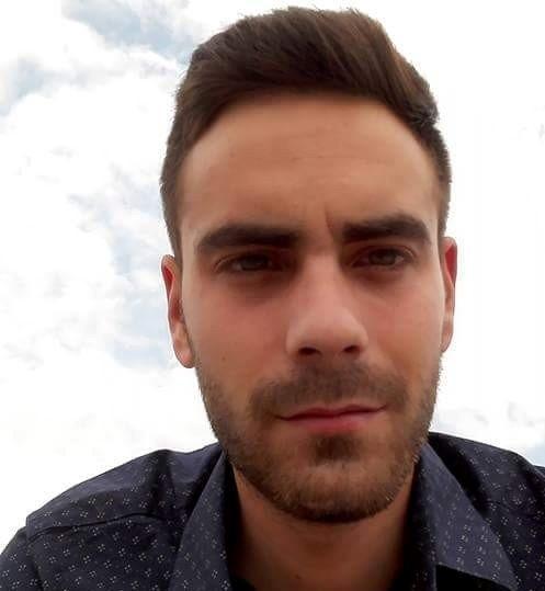 Muore a 24 anni nell’auto ribaltata 