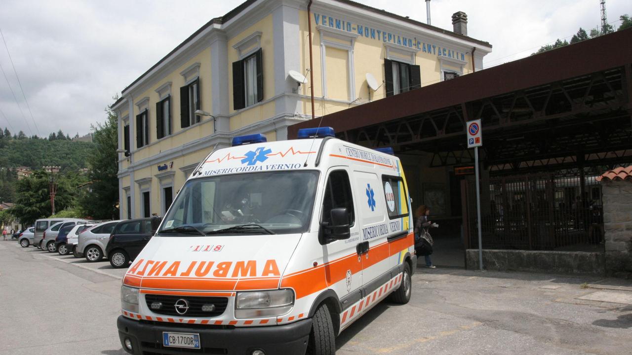 Un'ambulanza a Vernio (archivio)
