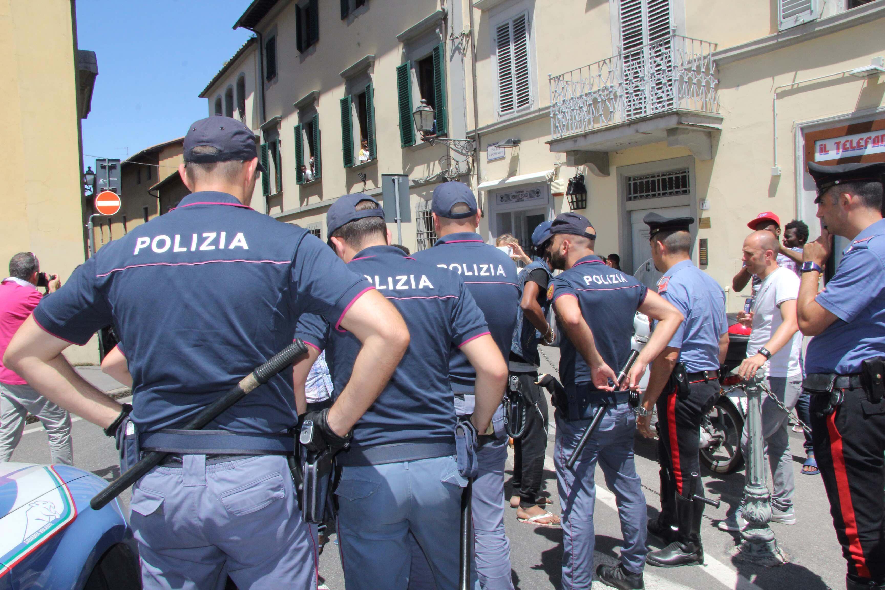 L'intervento di polizia e carabinieri il 3 luglio al Centro di accoglienza straordinaria
