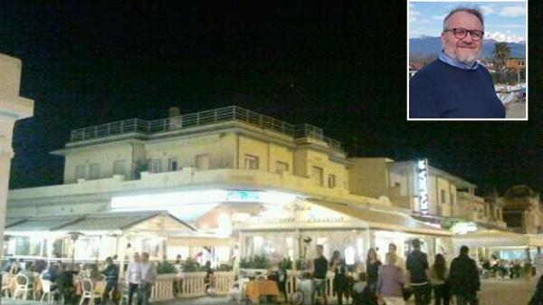 Il ristorante-pizzeria a Viareggio e l'ex sindaco Corrado Guidi
