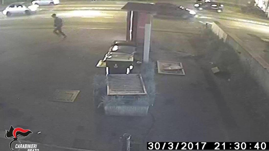 La fuga dell'assassino di Leonardo Lo Cascio ripresa dalla telecamera di un distributore