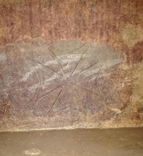 Ritrovata in una cantina l’antica croce dei Templari 