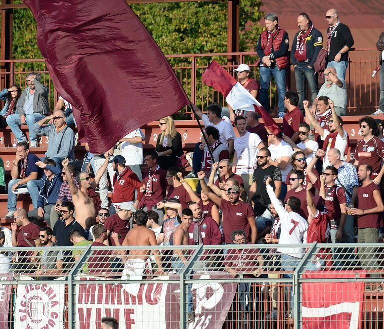 Stadio, si cambia Gradinata granata 