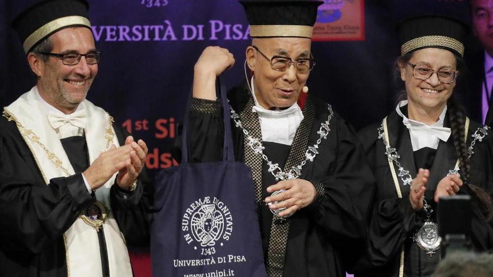 Poli: «Acque Spa ha pagato la visita del Dalai Lama?»