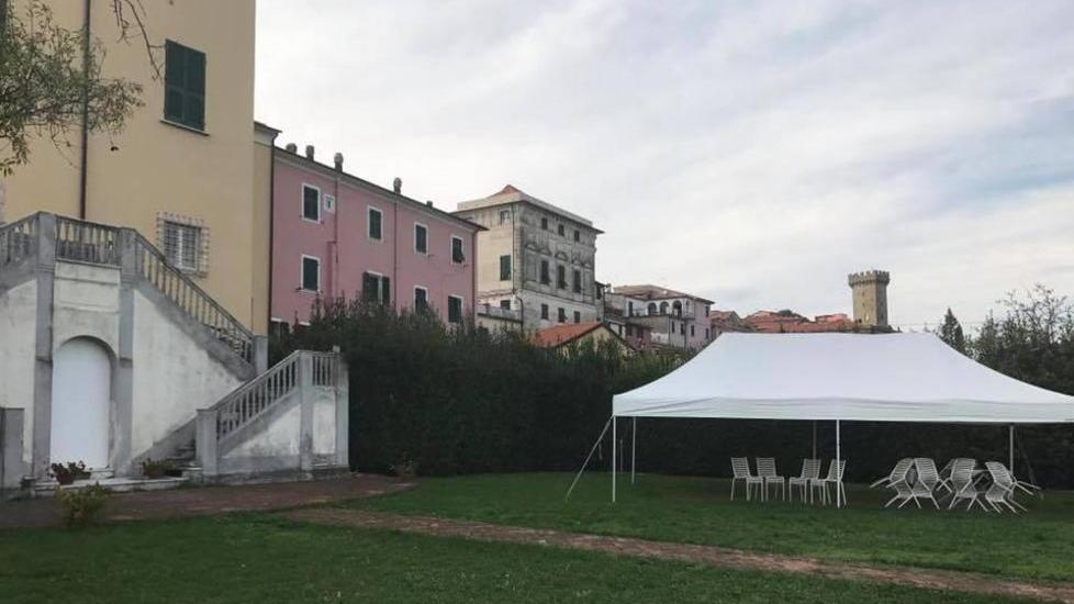 Champagne e focaccina una start up di Carrara