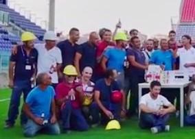 Brindisi con i dipendenti e gli artefici del miracolo stadio