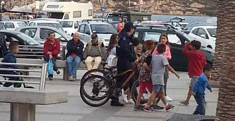 I vigili e le bici sequestrate: «Era un gioco pericoloso» 