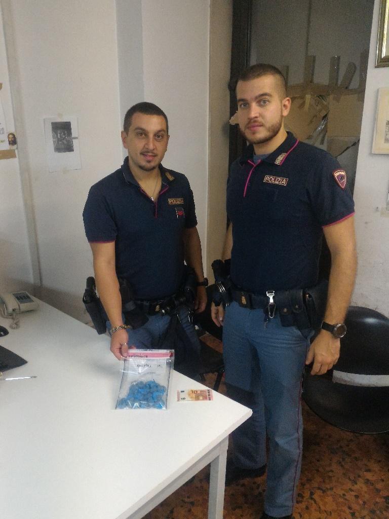 Le dosi di hashish sequestrate dalla polizia