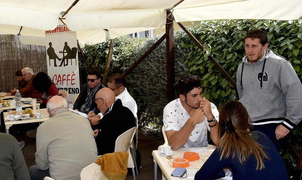 Al Mercatino dei ragazzi voce ai piccoli con “Caffè Tirreno dei ragazzi”