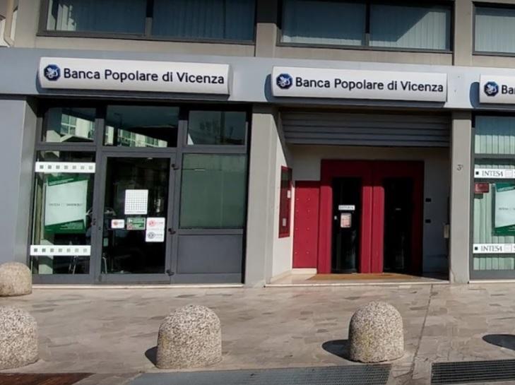 La filiale dell'ex Bpvi di via Fiorentina