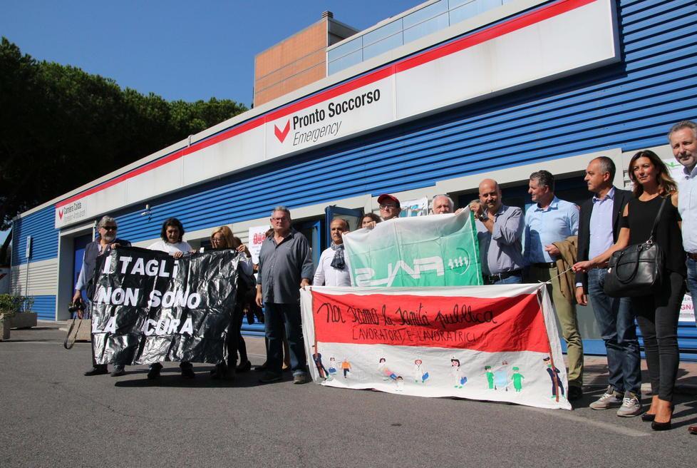 Protesta in ospedale: «Siamo abbandonati»