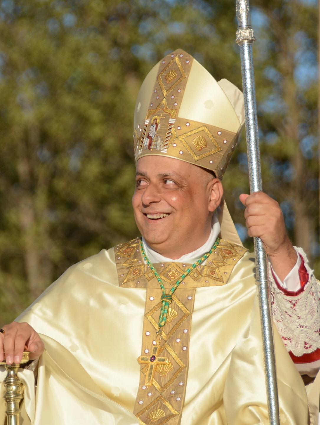 Il monsignore “social” attento agli ultimi 