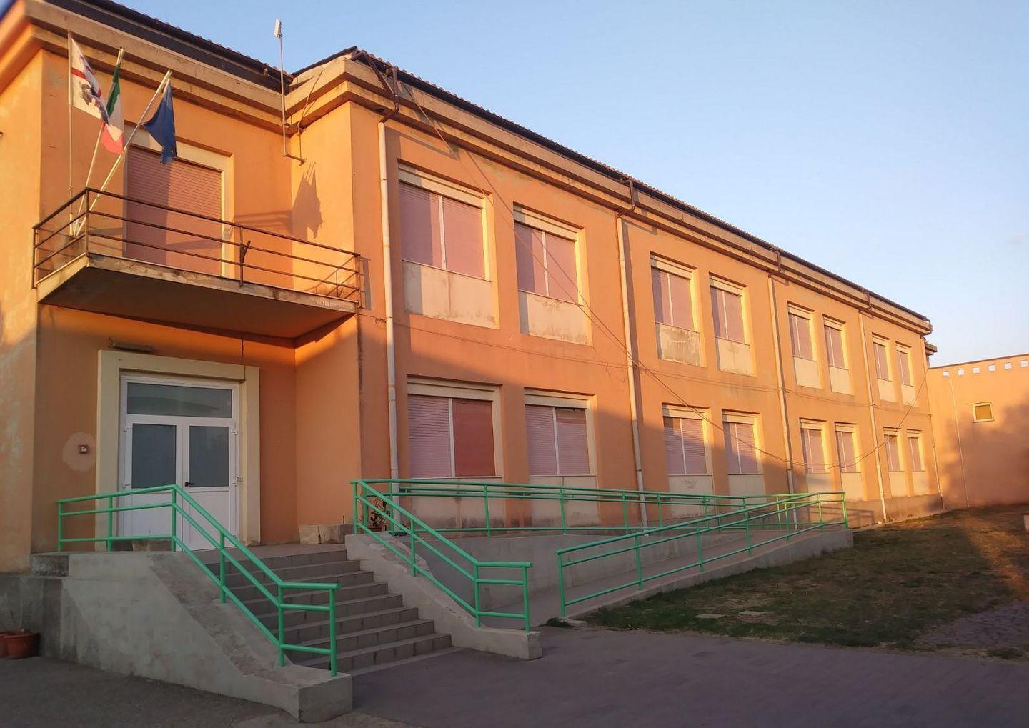 Risanato il cornicione pericolante 