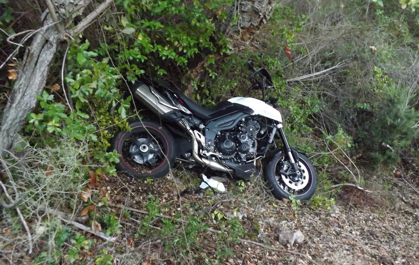 Muore d’infarto in sella alla moto 