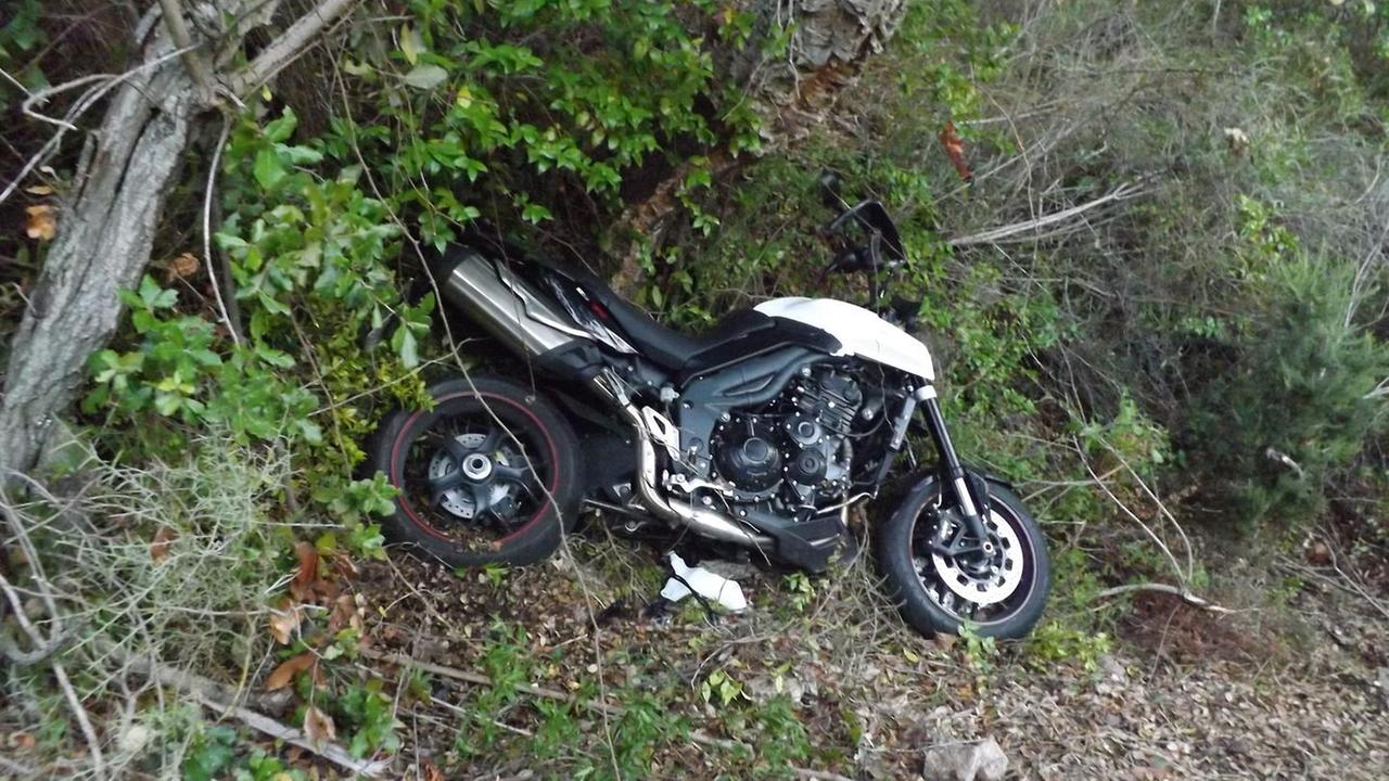Muore d’infarto in sella alla moto