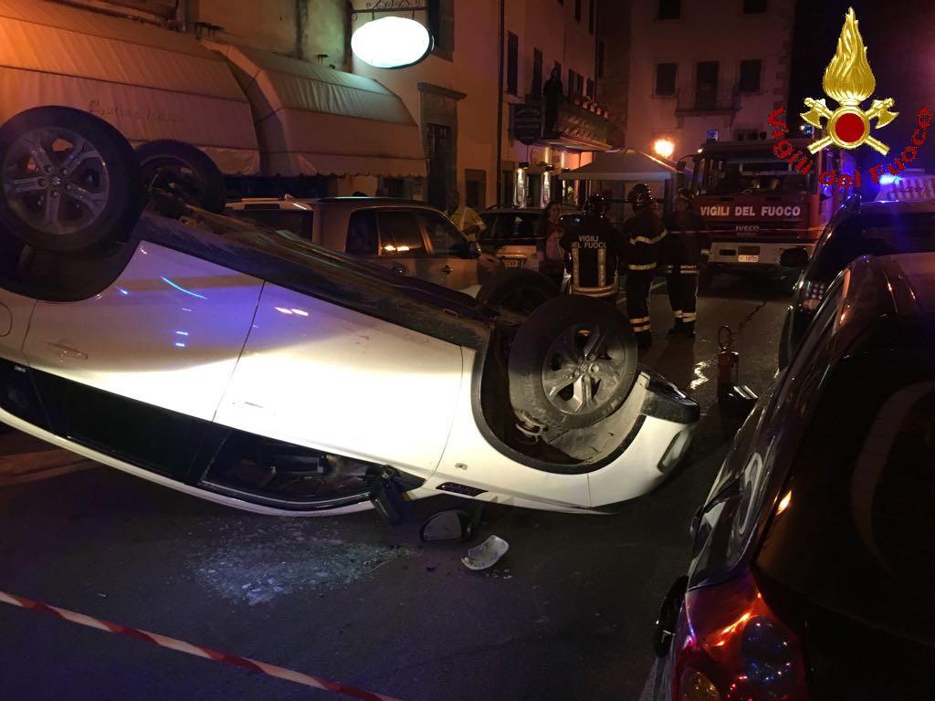 Un'immagine dell'incidente fornita dai vigili del fuoco