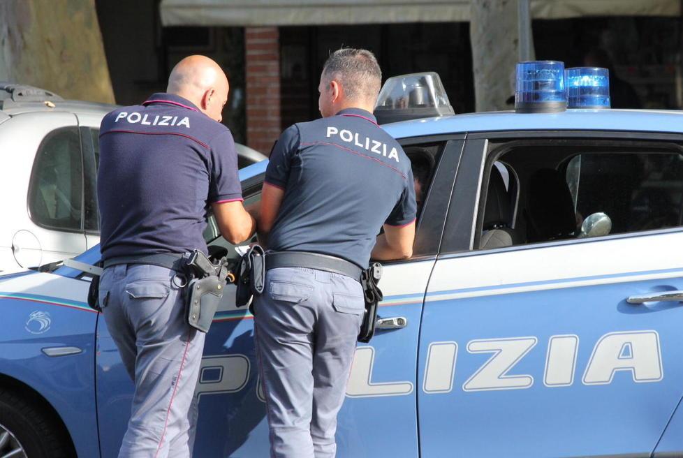 La polizia setaccia la città 4600 persone controllate