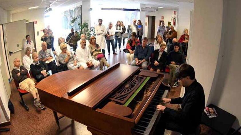 Luca Fialdini interpreta brani inediti di Mozart