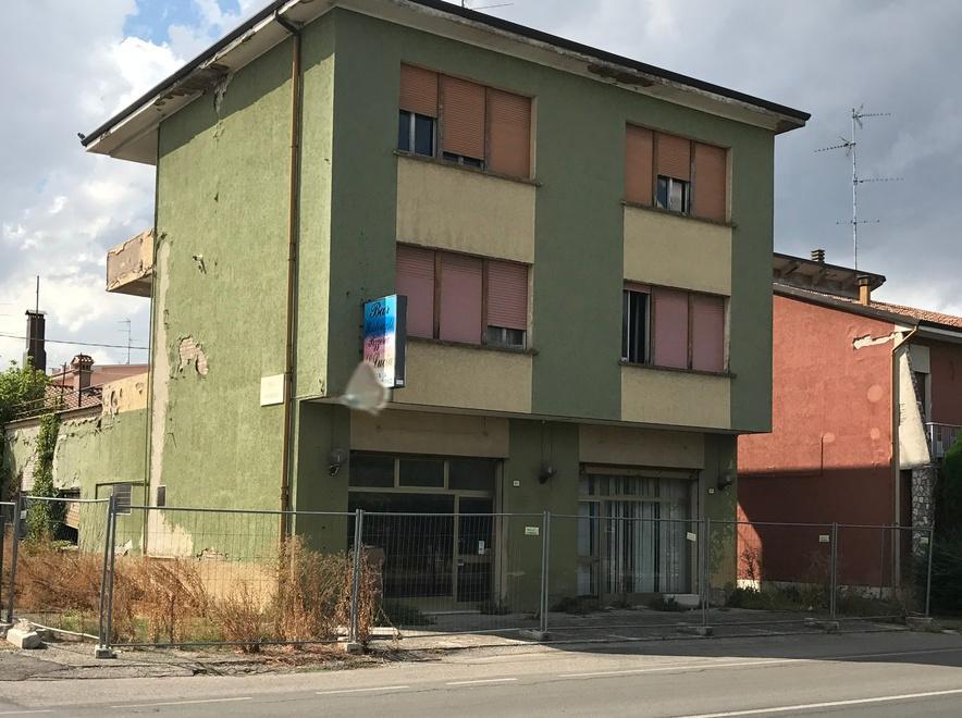 La farmacia al posto della pizzeria 