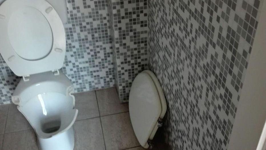Vandalismo nei bagni del bar in stazione Richiesti più controlli