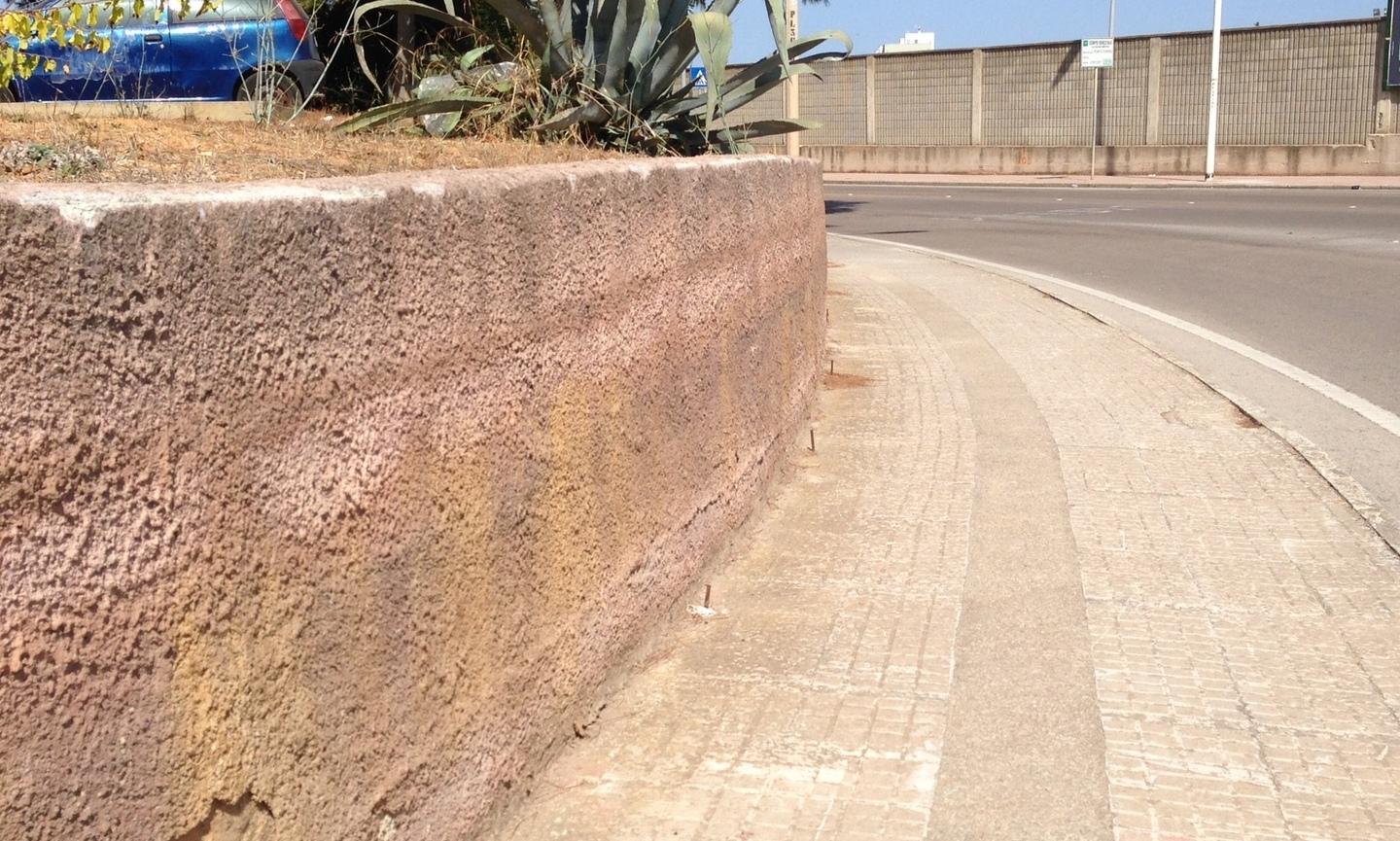 Punte di ferro sul marciapiede