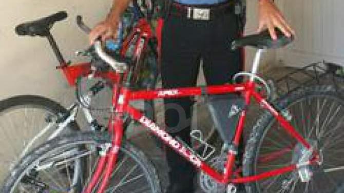 San Martino, gira in paese con bicicletta rubata