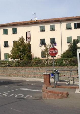Vandalo seriale in azione in piazza a La Rotta 