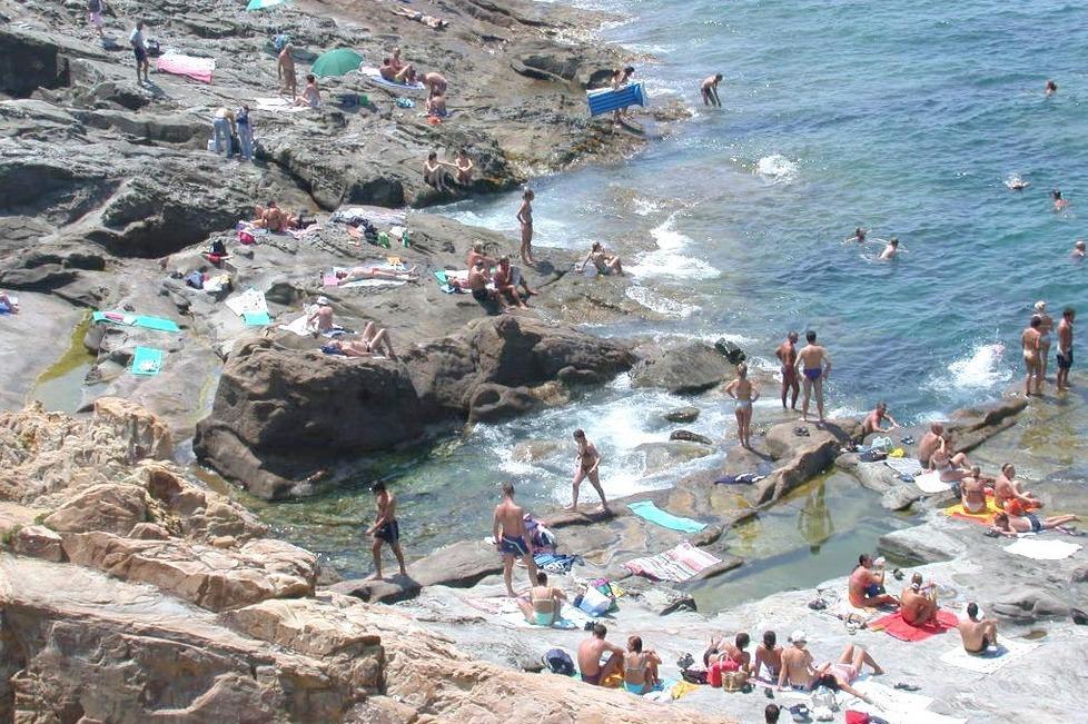 Troppe ustioni sugli scogli: record di melanomi a Livorno