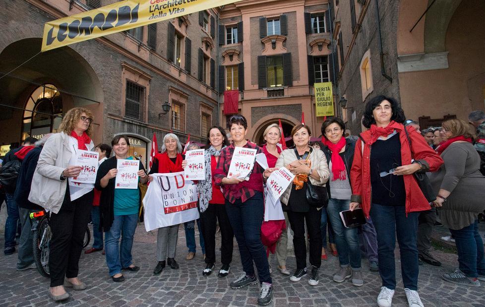 Donne in piazza contro la violenza 