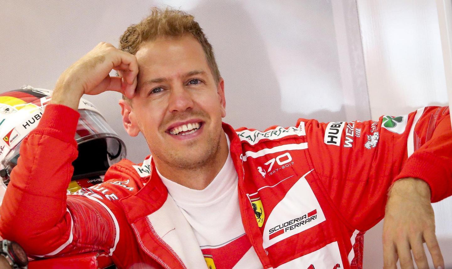 Ferrari scatenate a Sepang, Hamilton è dietro