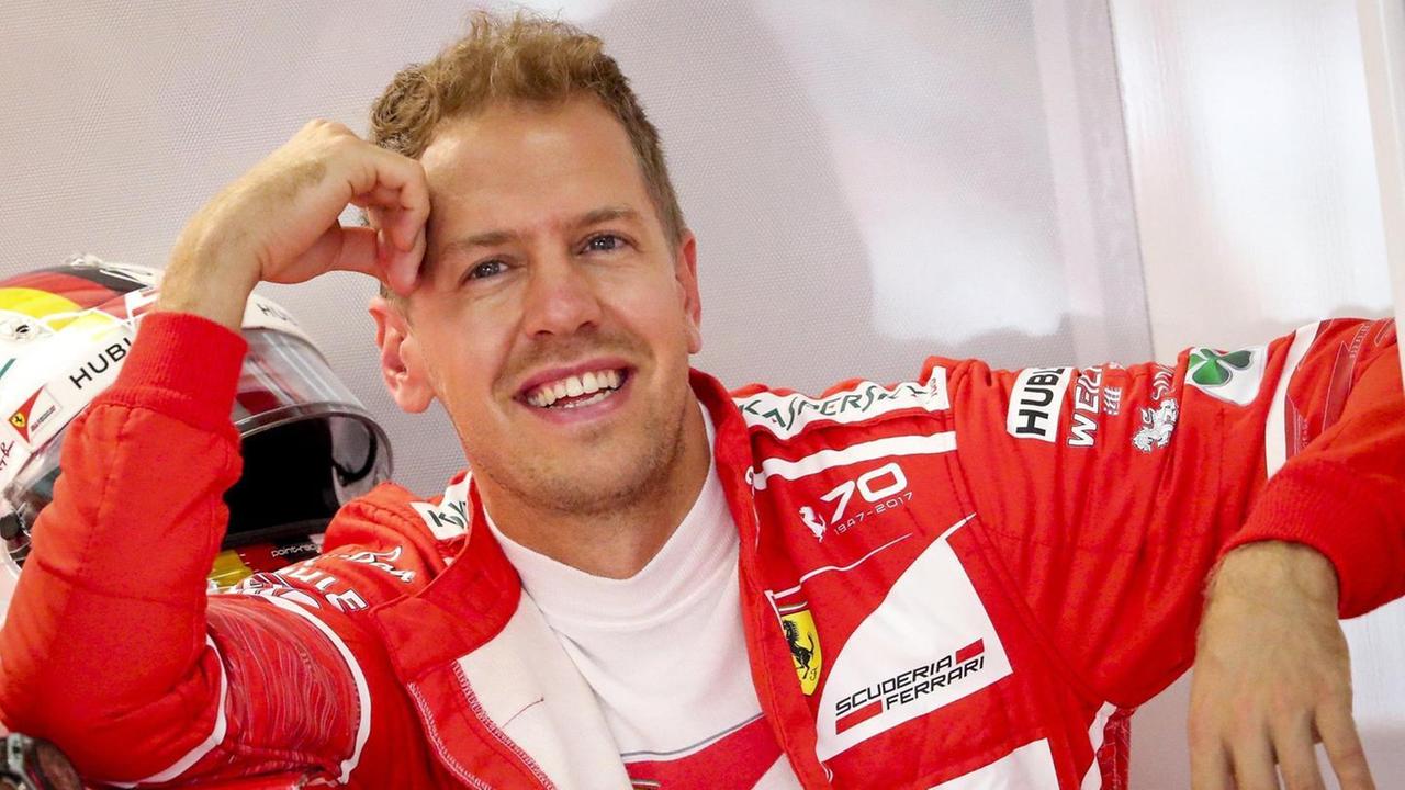 Ferrari scatenate a Sepang, Hamilton è dietro