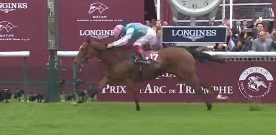 Dettori al palo dell'Arc de Triomphe 2017