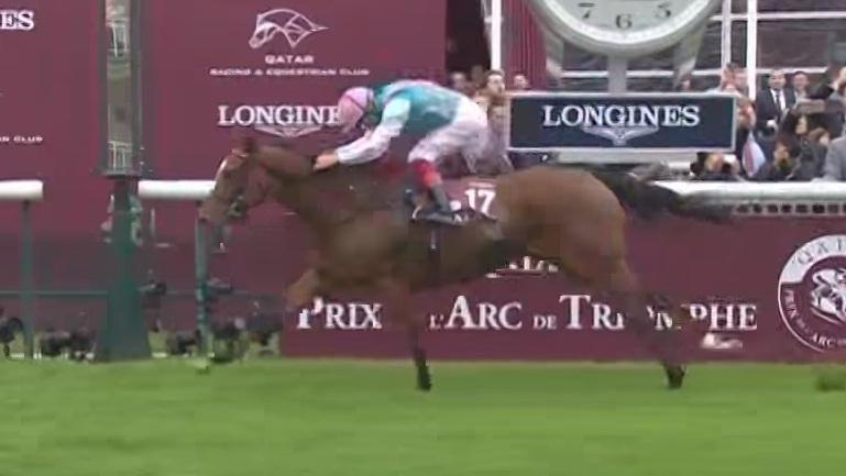Dettori al palo dell'Arc de Triomphe 2017