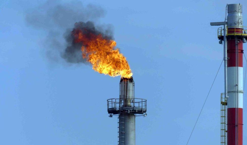 Si ferma ancora Sef Black out di un’ora al petrolchimico 