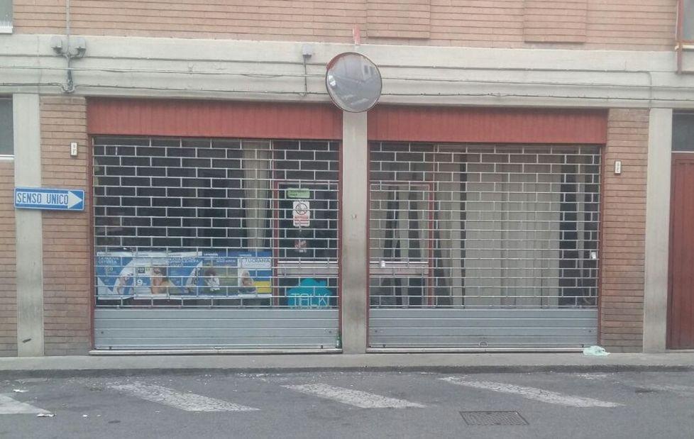 Firme contro il market del degrado 